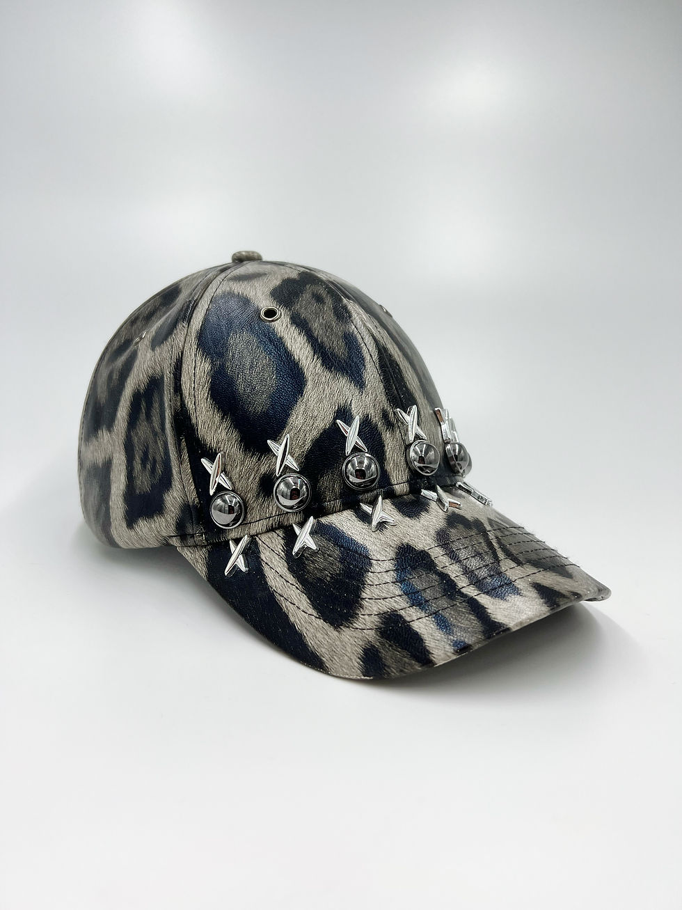Thumbnail: Silver Leopard
