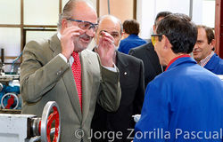 Fotografía Rey Don Juan Carlos evento fabrica © Jorge Zorrilla Fotógrafo Madrid