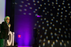 Fotografía Humorista Leo Harlem evento Eoi © Jorge Zorrilla Fotógrafo Madrid