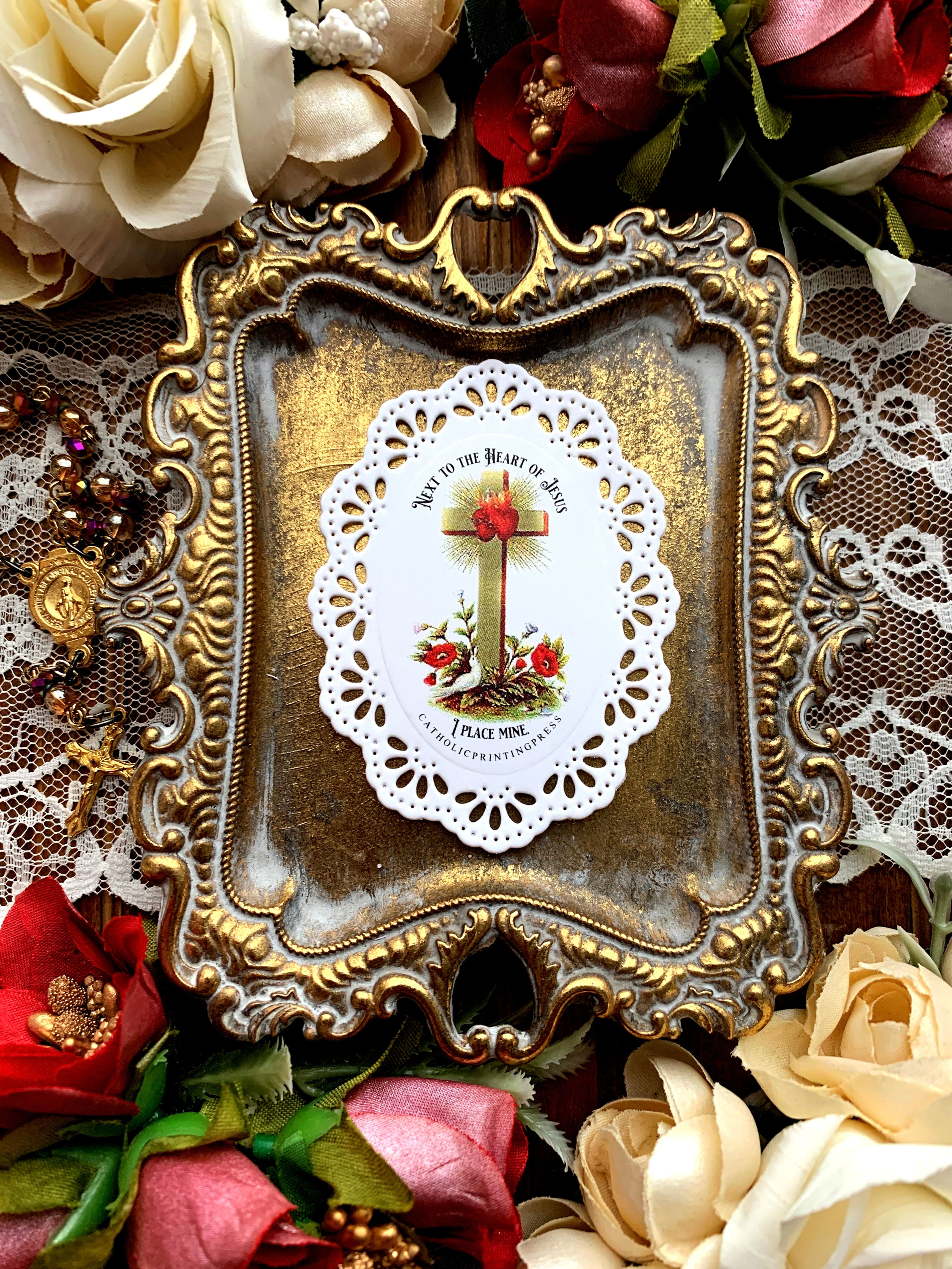 Next to the Heart of Jesus I place mine mini chantilly oval paper lace holy card