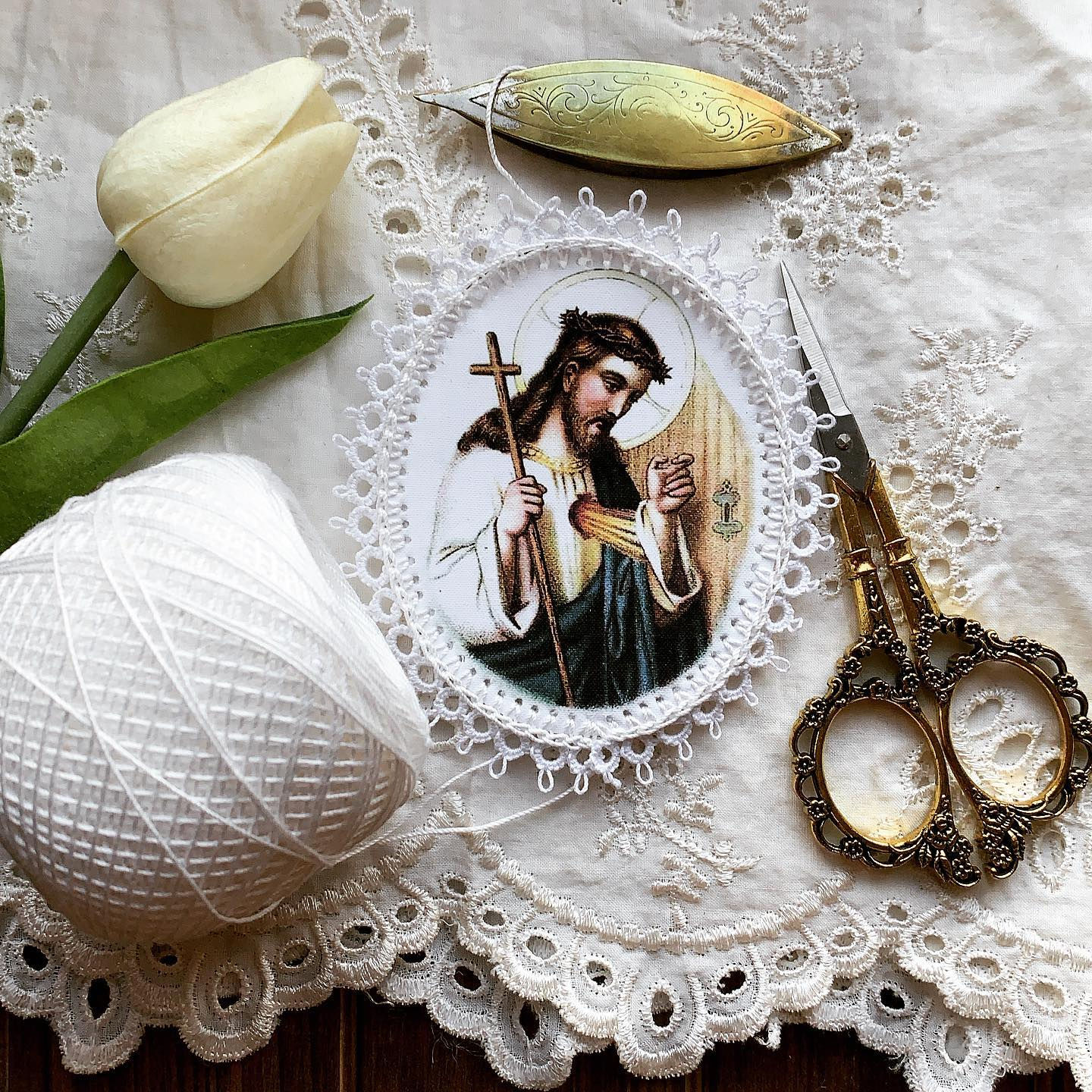 Sacred Heart Knocking detente