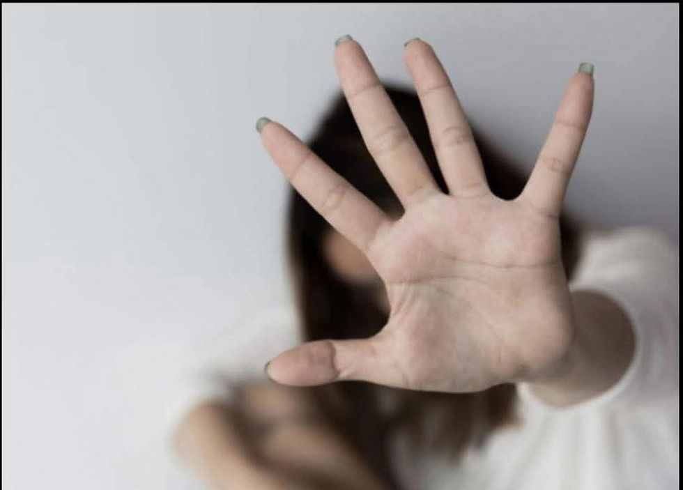 MENINA DE 15 ANOS ACEITA CARONA E ACABA ESTUPRADA POR AMIGO DA FAMÍLIA