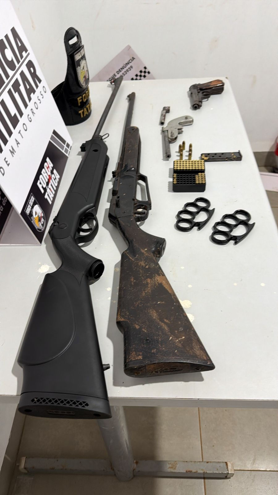 Arsenal com pistola, arma artesanal e socos ingleses é apreendido pela Força Tática em Tangará da Serra