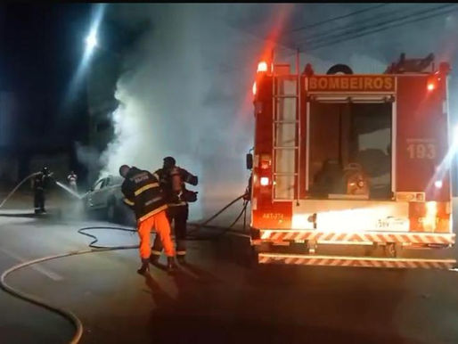 Bombeiros combatem incêndio em camionete que começou no painel do veículo em Juína