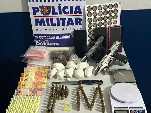 PM fecha bocas de fumo, apreende armas, munições e drogas, prende quatro suspeitos, sendo 1 homem e 3 mulheres