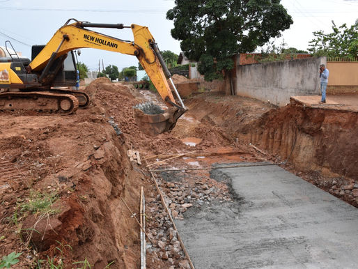 Prefeitura faz obras para coleta de águas da chuva e evitar alagamentos na região do Córrego Seco