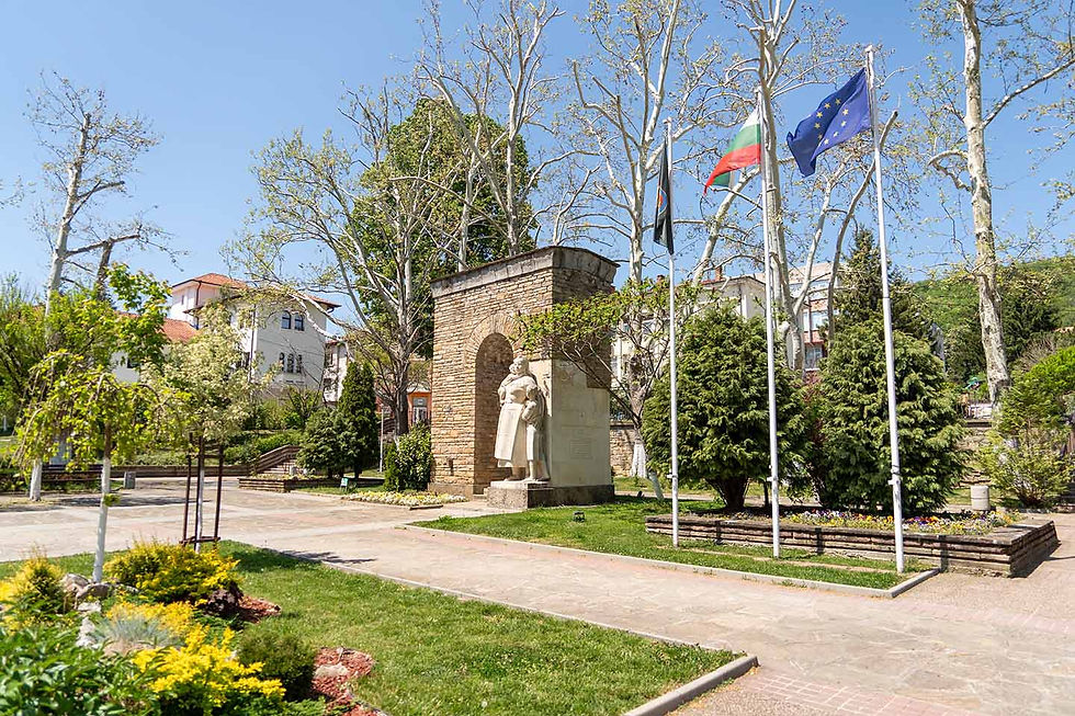 Monument "Mother Bulgaria" in the town of Dryanovo