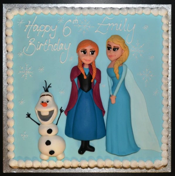 A whimsical square cake featuring adorable characters Olaf, Elsa, and Anna from a popular animated movie, perfect for themed parties or celebrations.