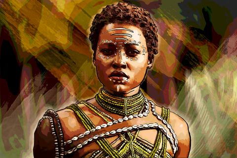 Ilustração da personagem Nakia do filme pantera negra. A personagem é negra com cabelo crespo curto marrom-avermelhado, ela veste uma roupa complexa com miçangas verdes claras e amareladas e tiras de couro marrom com conchas nas beiradas cobrindo seu colo e pescoço, mas deixando algumas partes de pele expostas. Seu rosto tem 3 pinturas horizontais na testa, com pequenos círculos ao lado e no queixo uma listra vertical no centro e círculos ainda menores ao redor dos lábios.