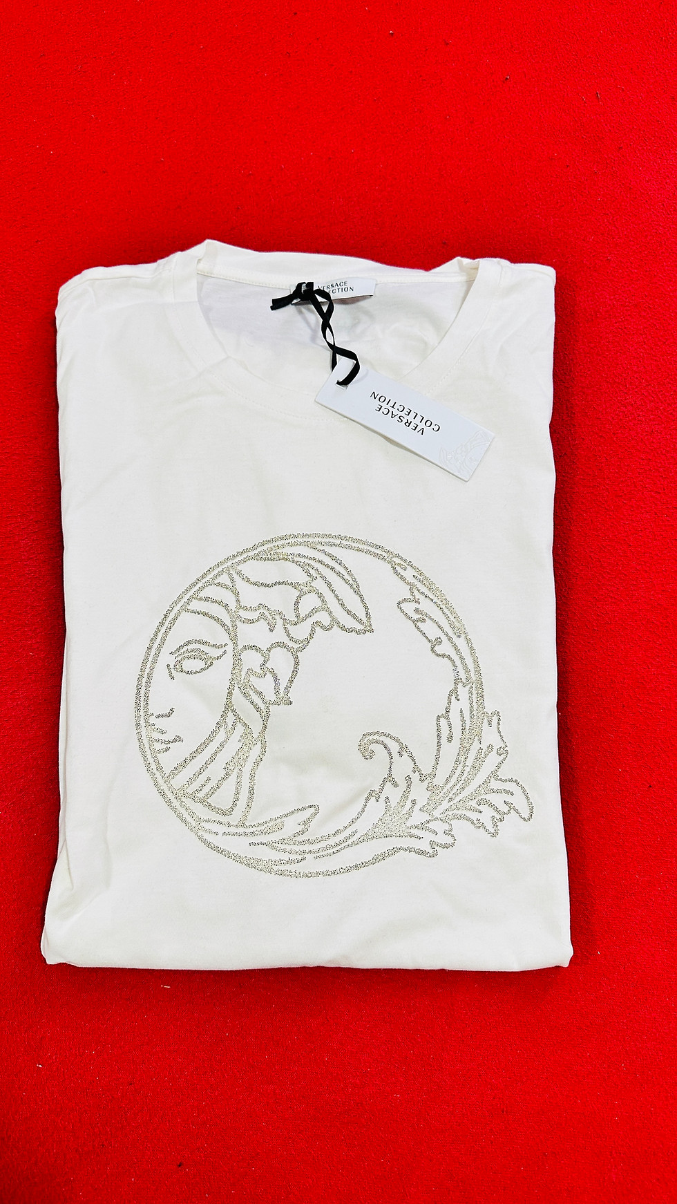 Miniatura: Playera color marfil con diseño de medusa en pedrería 