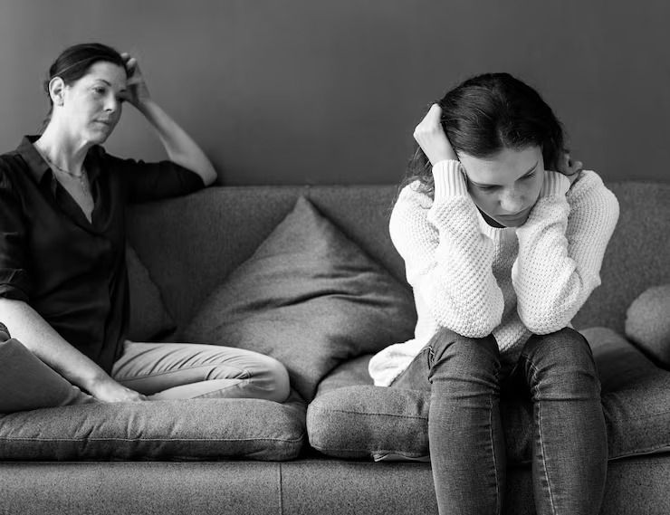 imageye___-_imgi_1_mother-teenage-daughter-having-arguument_53876-13493.jpg