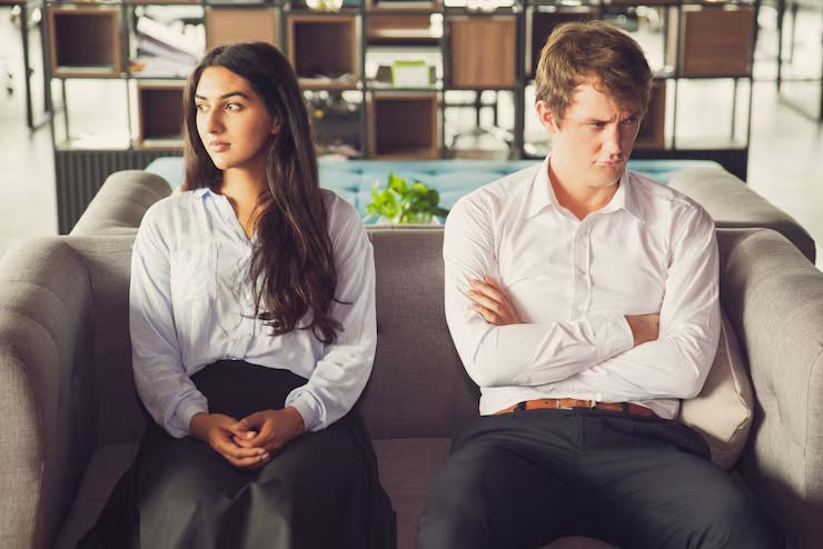 imageye___-_imgi_7_resentful-colleagues-looking-away-from-each-other_1262-6204.jpg