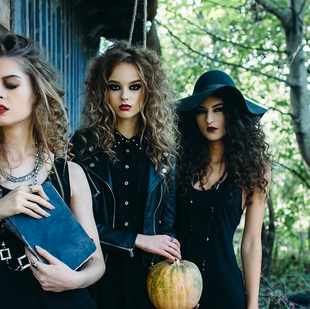 Celebrando la Noche de Brujas: Un Ritual Especial para Honrar a Nuestros Ancestros