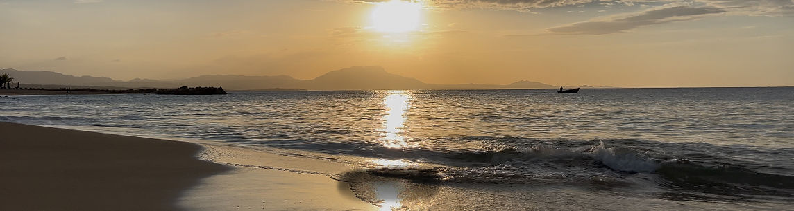 Sonnenuntergang am Strand - Symbol für Ruhe, Neubeginn und Inspiration
