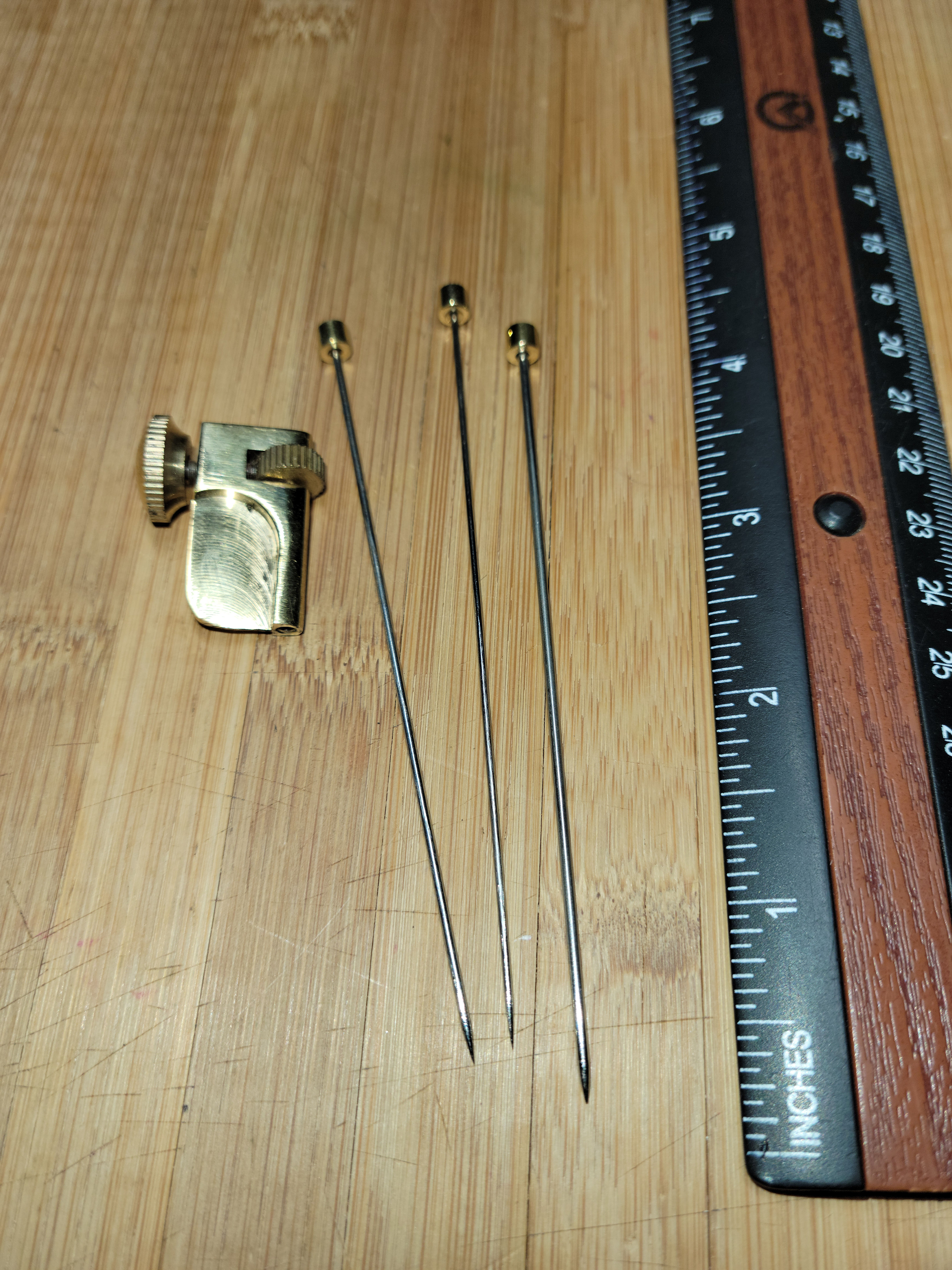 Outil pour Mouche Tube Laiton et Inox de la Shed à Plumes