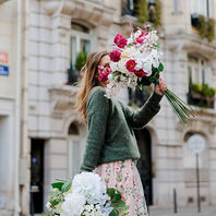 Silkkikukat sisustuksessa 2026 – ideat ja vinkit asetelmiin