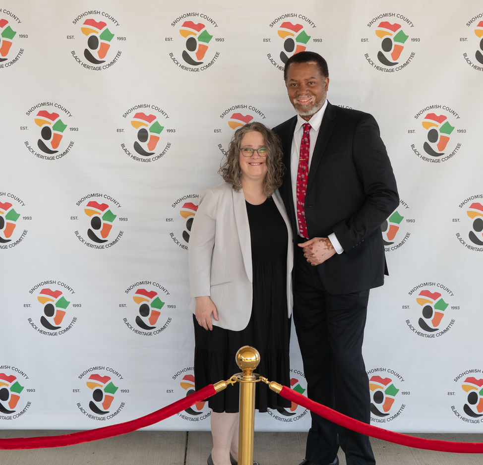 Red & White Banquet 2023 - Red Carpet-13.jpg