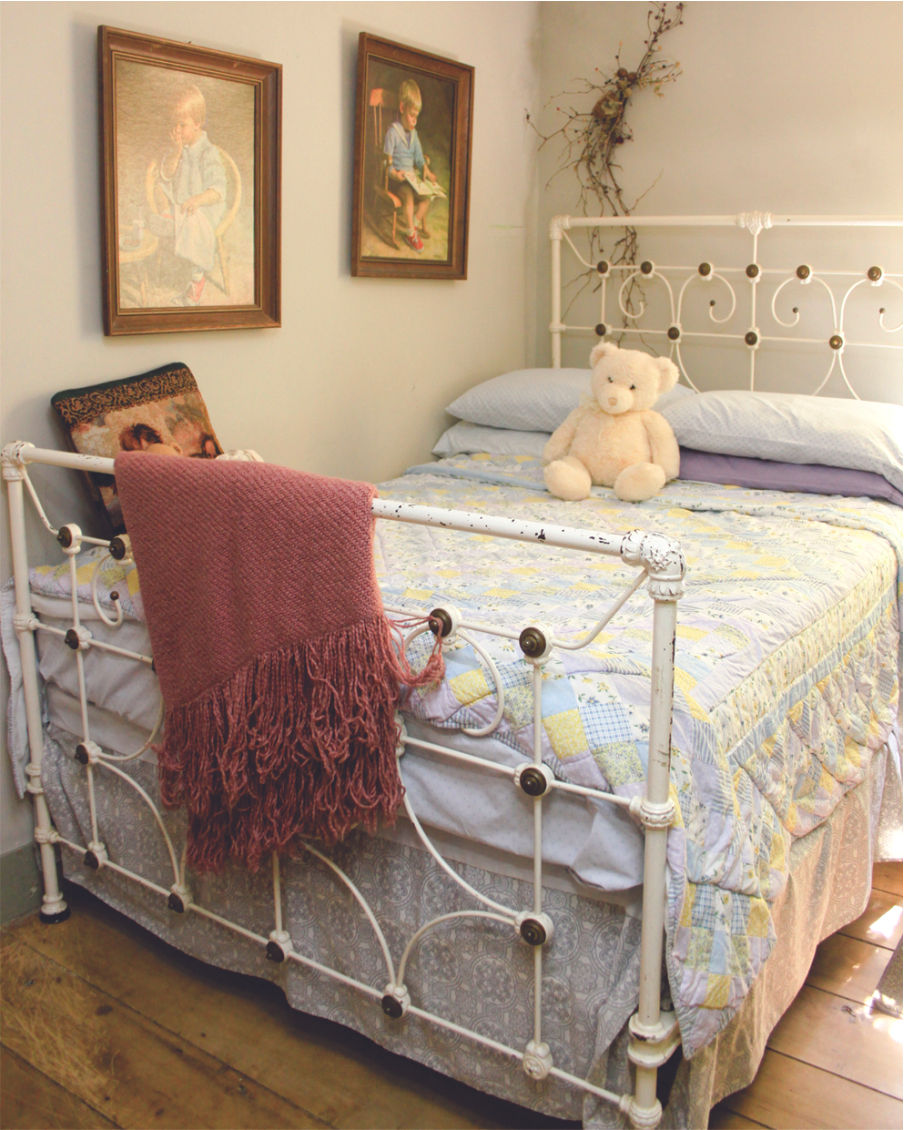 Colonial Room 1