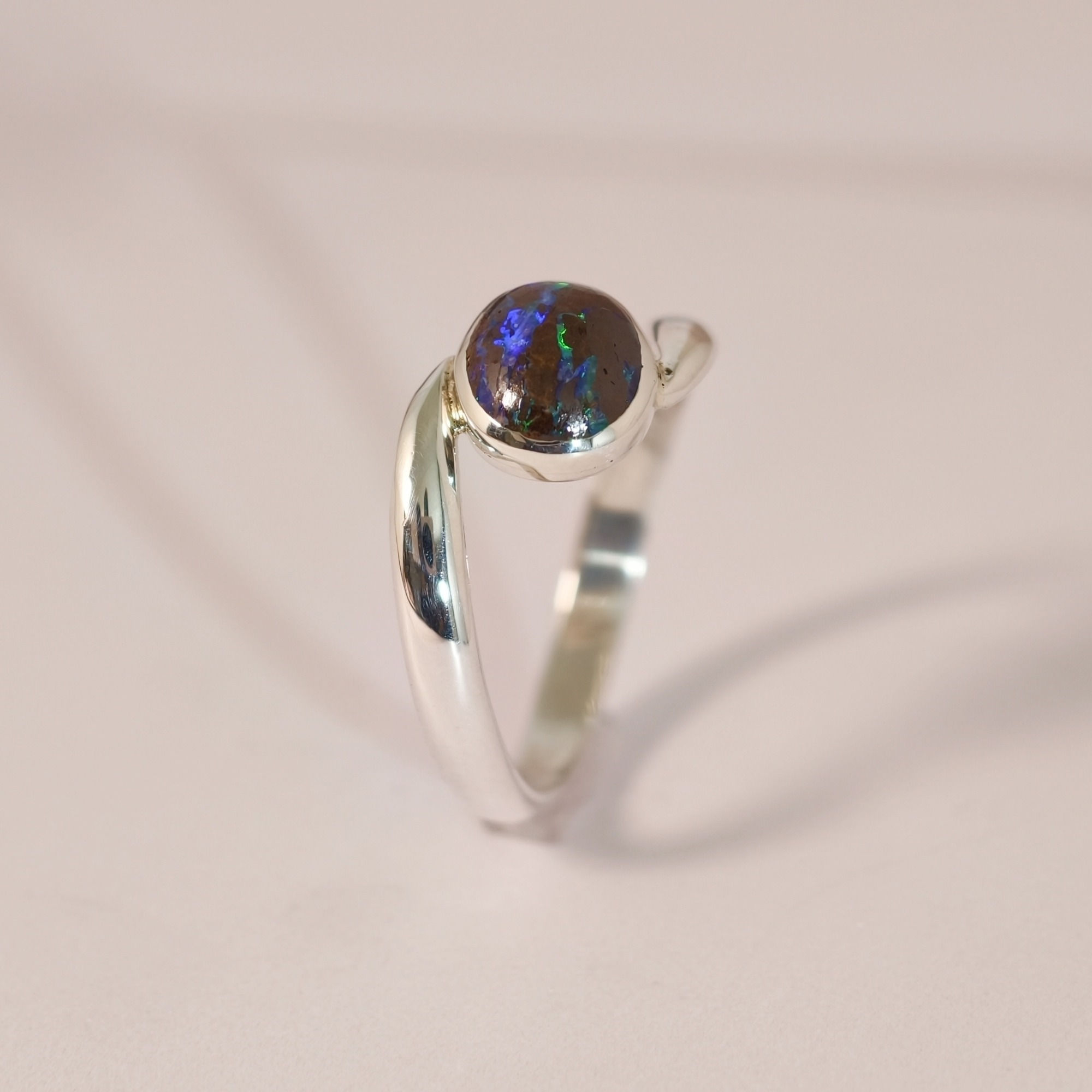 Bague Opale Boulder Australienne – Taille 58 – Pièce unique