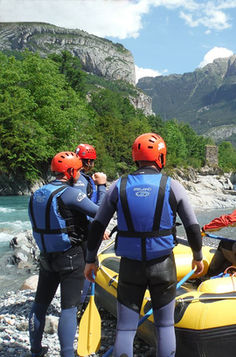 Rafting en Huesca en los Pirineos Aragonés en Ordesa y Aínsa