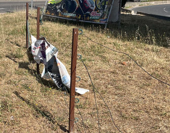 LE MYSTÉRIEUX GANG DES ENNEMIS DU LIVRE FRAPPE À TRANS-EN-PROVENCE