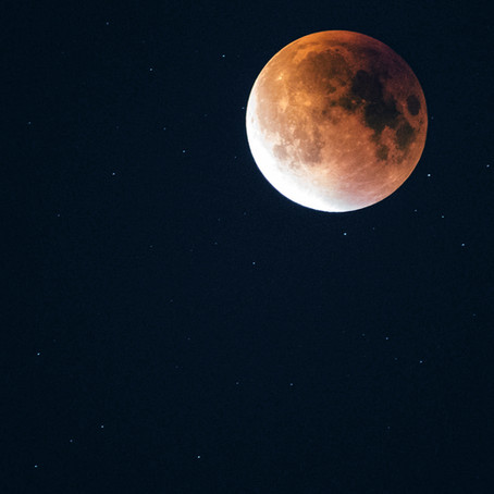 Black Moon Lilith : A guide through the signs