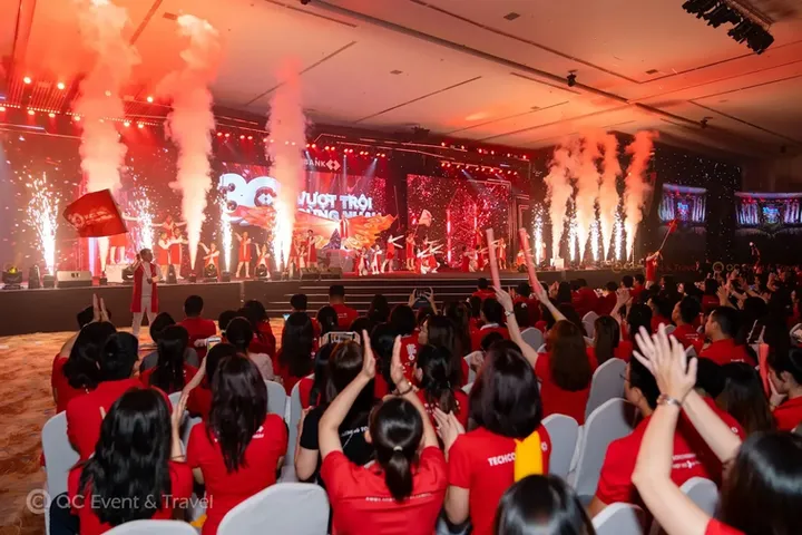 tổ chức sự kiện