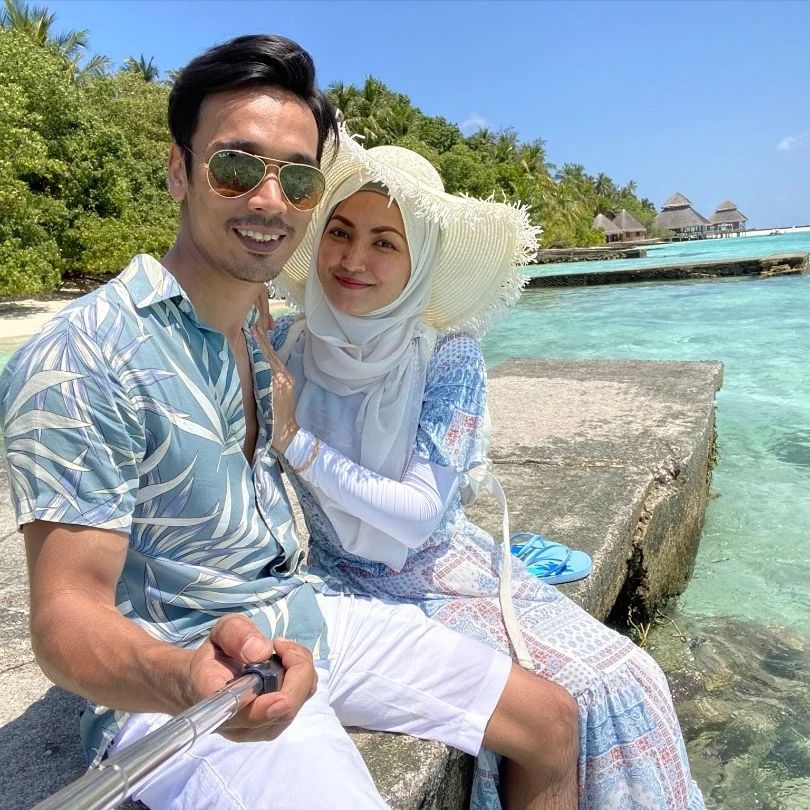 Maldives Honeymoon couple