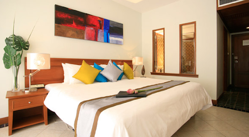 PHUKET TRAVEL GUIDE 2026 visual data 6