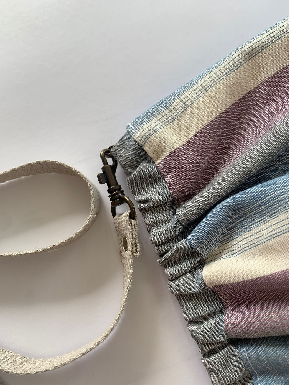 Thumbnail: JAPANESE YARN-DYED SQUEEZE FRAME BAG