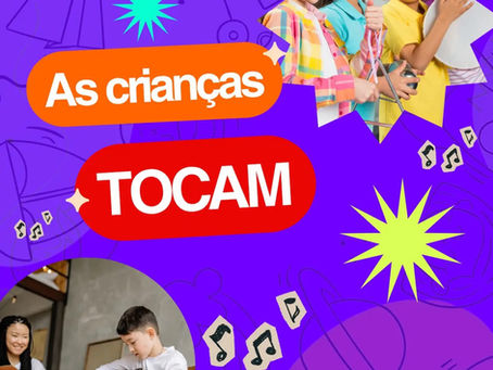 As crianças tocam