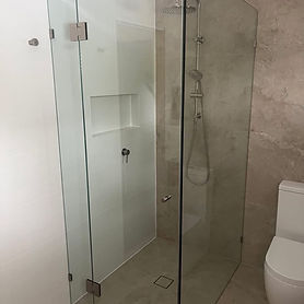 Frameless Shower Screen