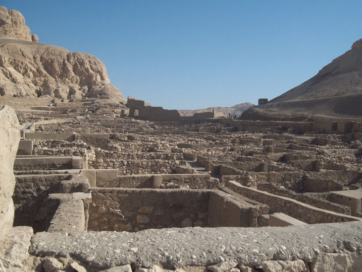 Aldea de los trabajadores - Deir el-Medina, Egipto.jpg