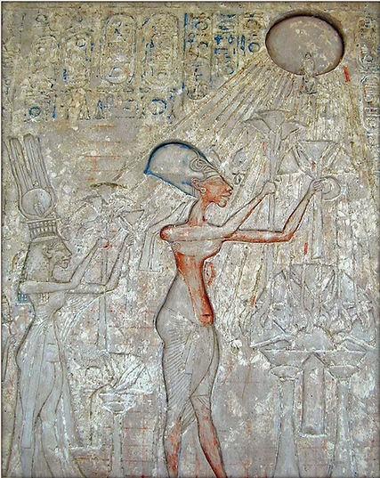 Nefertiti adorando a Atón (c. 1372-1355 a.C.) - Tell el-Amarna.jpg