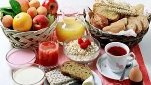 इन 5 हेल्दी फूड्स को खाली पेट खाना हो सकता है खतरनाक, बचकर रहें