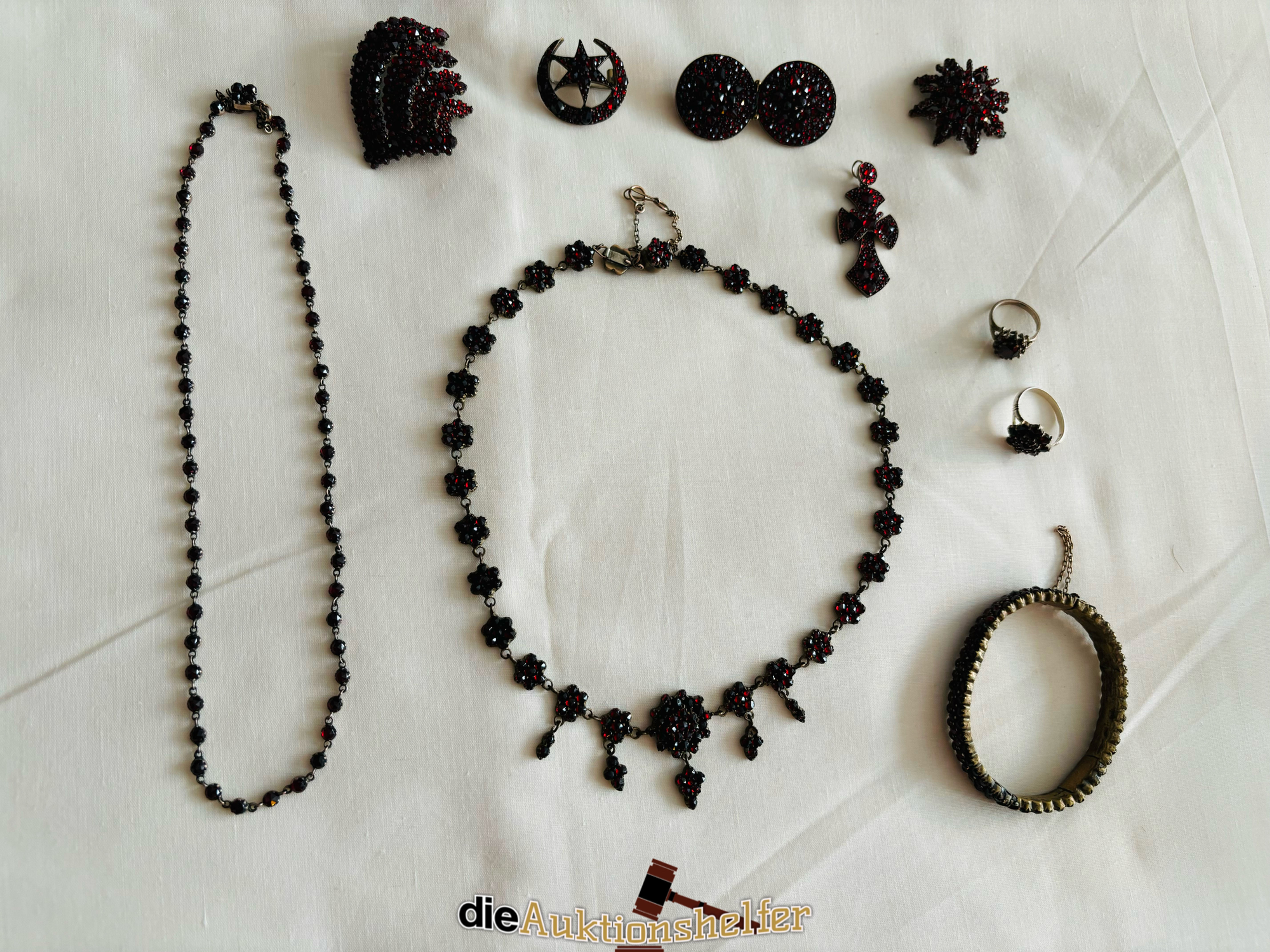 Granatschmuck in sehr gutem Zustand