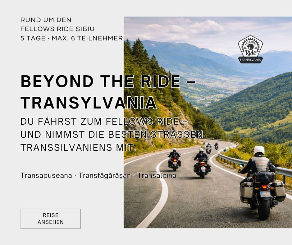 Motorradfahrer auf kurviger Straße in Transsilvanien während einer Motorradreise Rumänien Fellows Ride