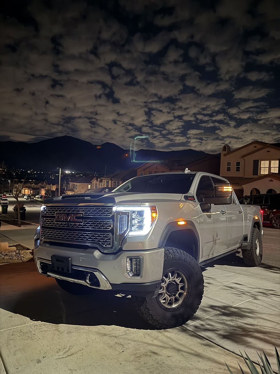 2023 GMC Sierra HD Denali photo 2