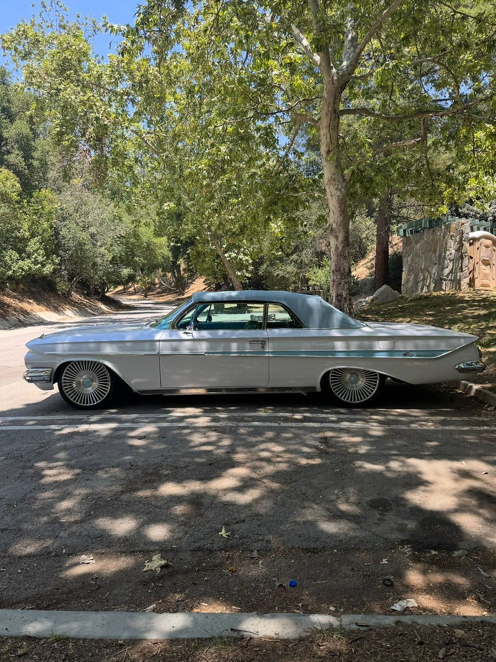 1961 Chevrolet Impala photo 2