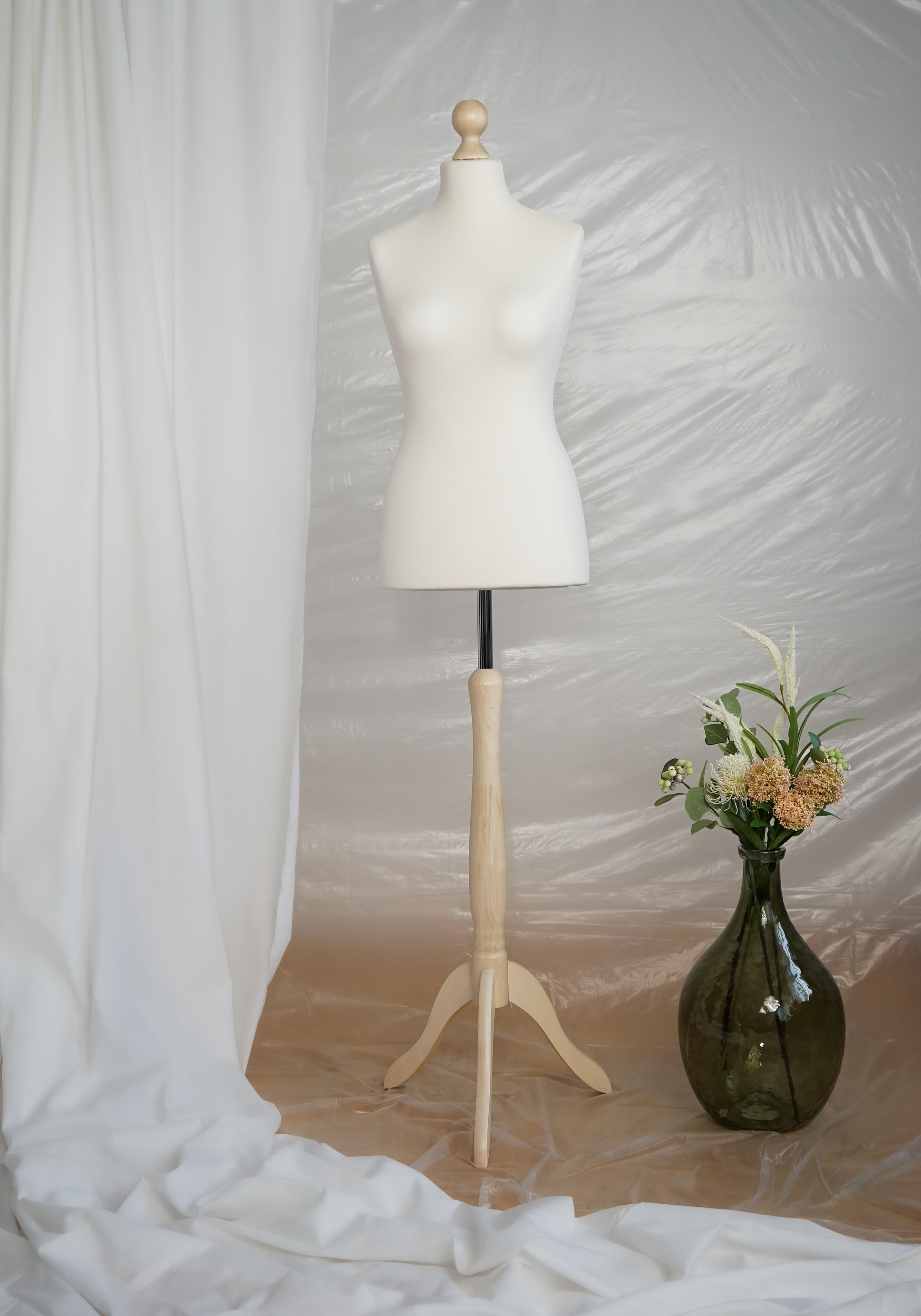 Манекен жіночий для шиття та демонстрації одягу в магазині