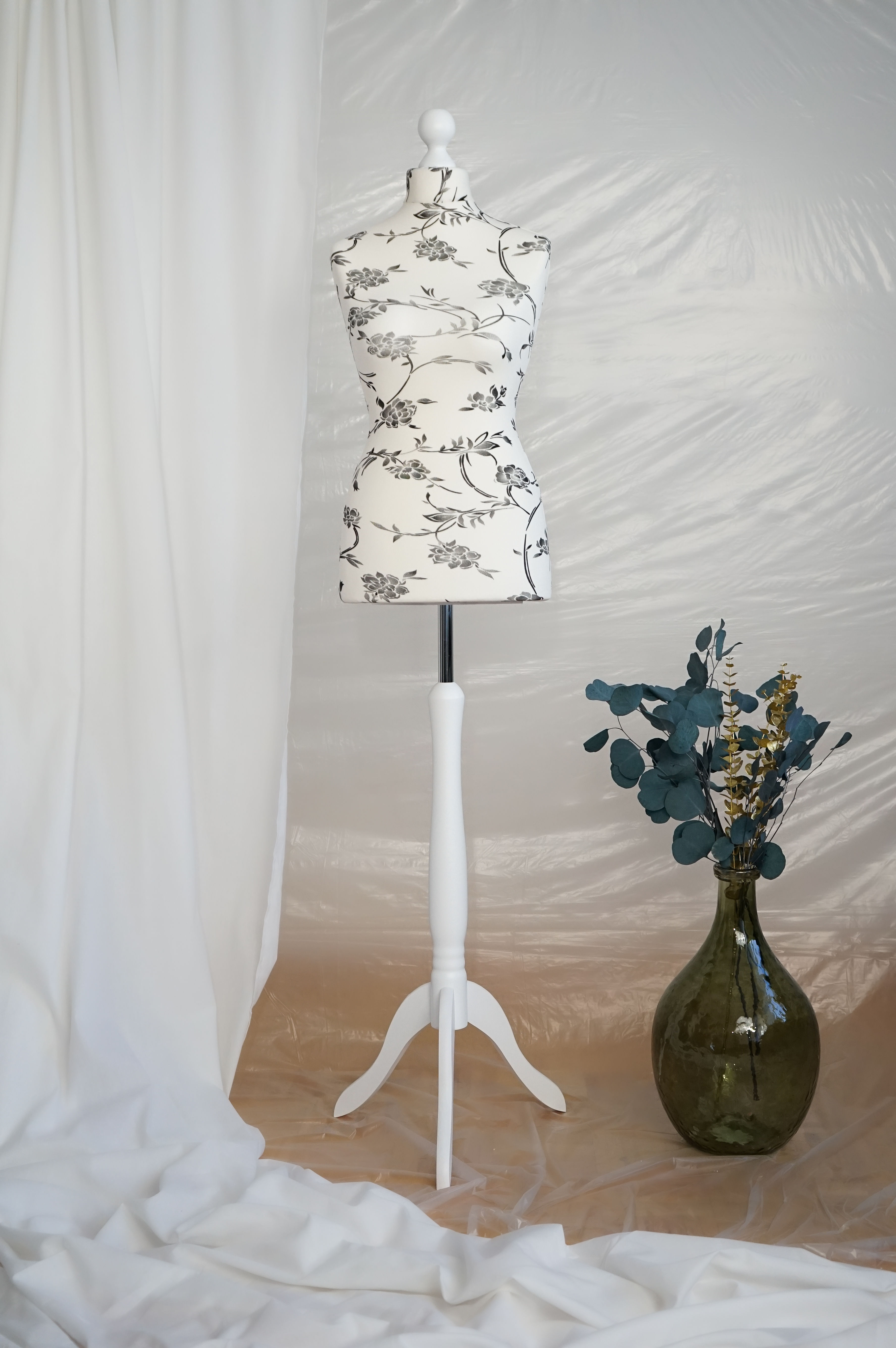 Манекен жіночий для шиття та демонстрації одягу в магазині