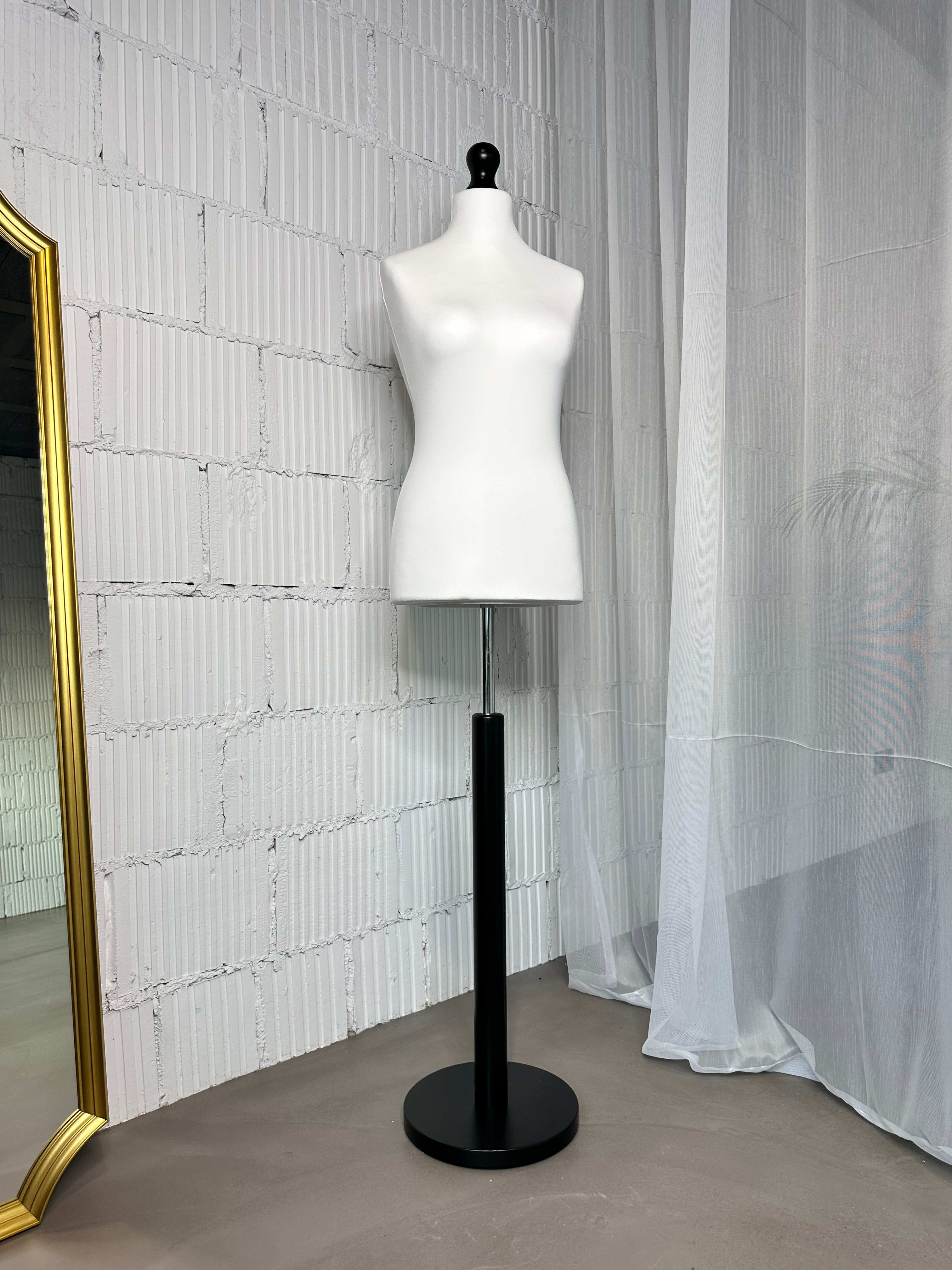 Манекен жіночий для шиття та демонстрації одягу в магазині