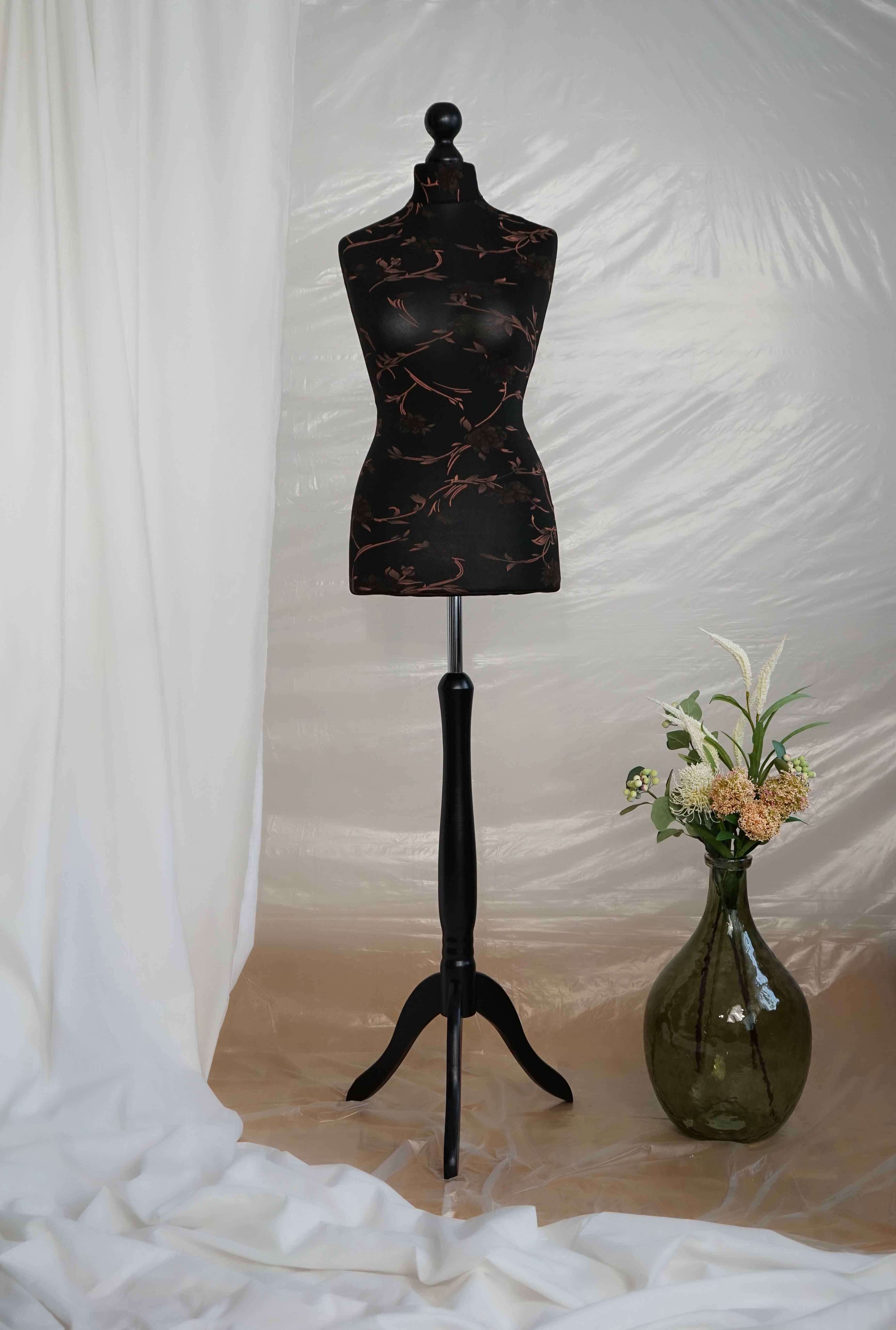 Манекен жіночий для шиття та демонстрації одягу в магазині