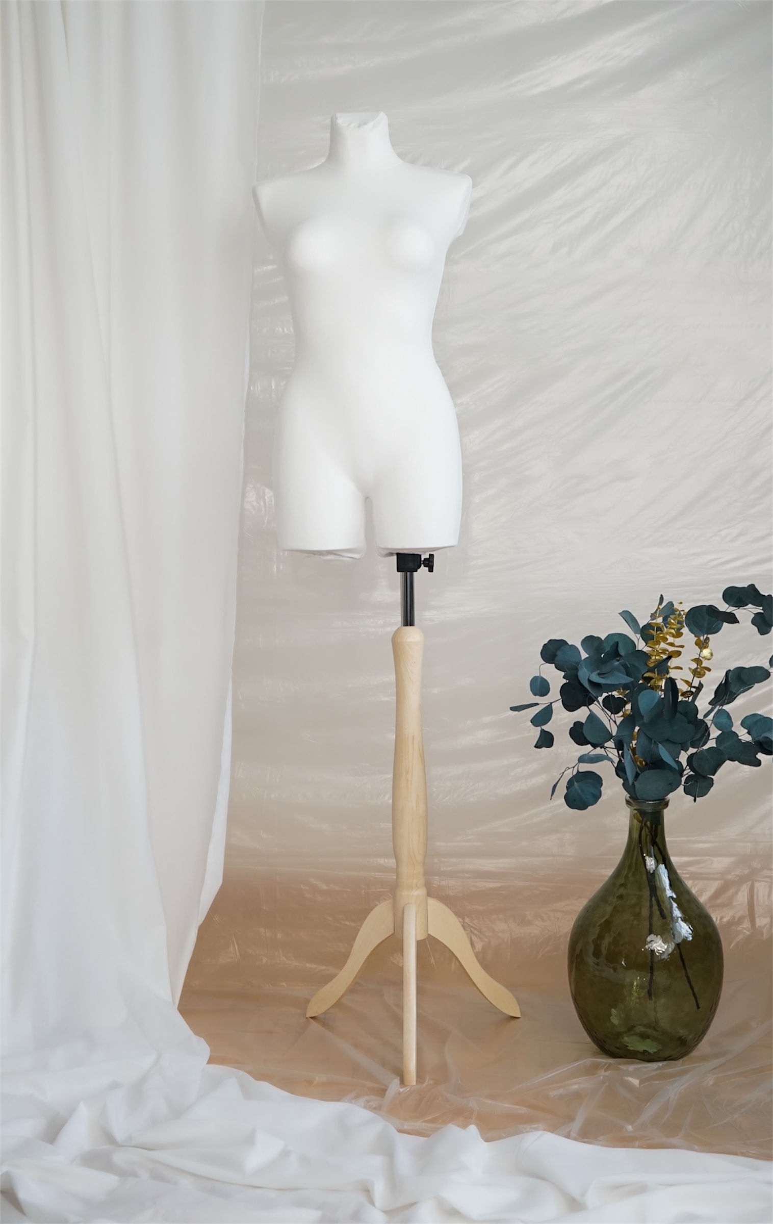 Манекен жіночий для шиття та демонстрації одягу в магазині