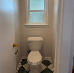 Bathroom Toilet_edited