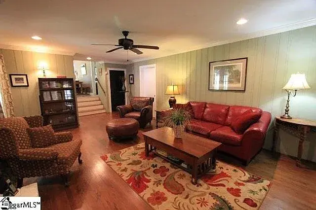 1002 Chestnut Street Extension, Laurens, SC