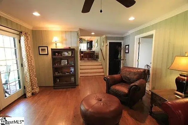 1002 Chestnut Street Extension, Laurens, SC