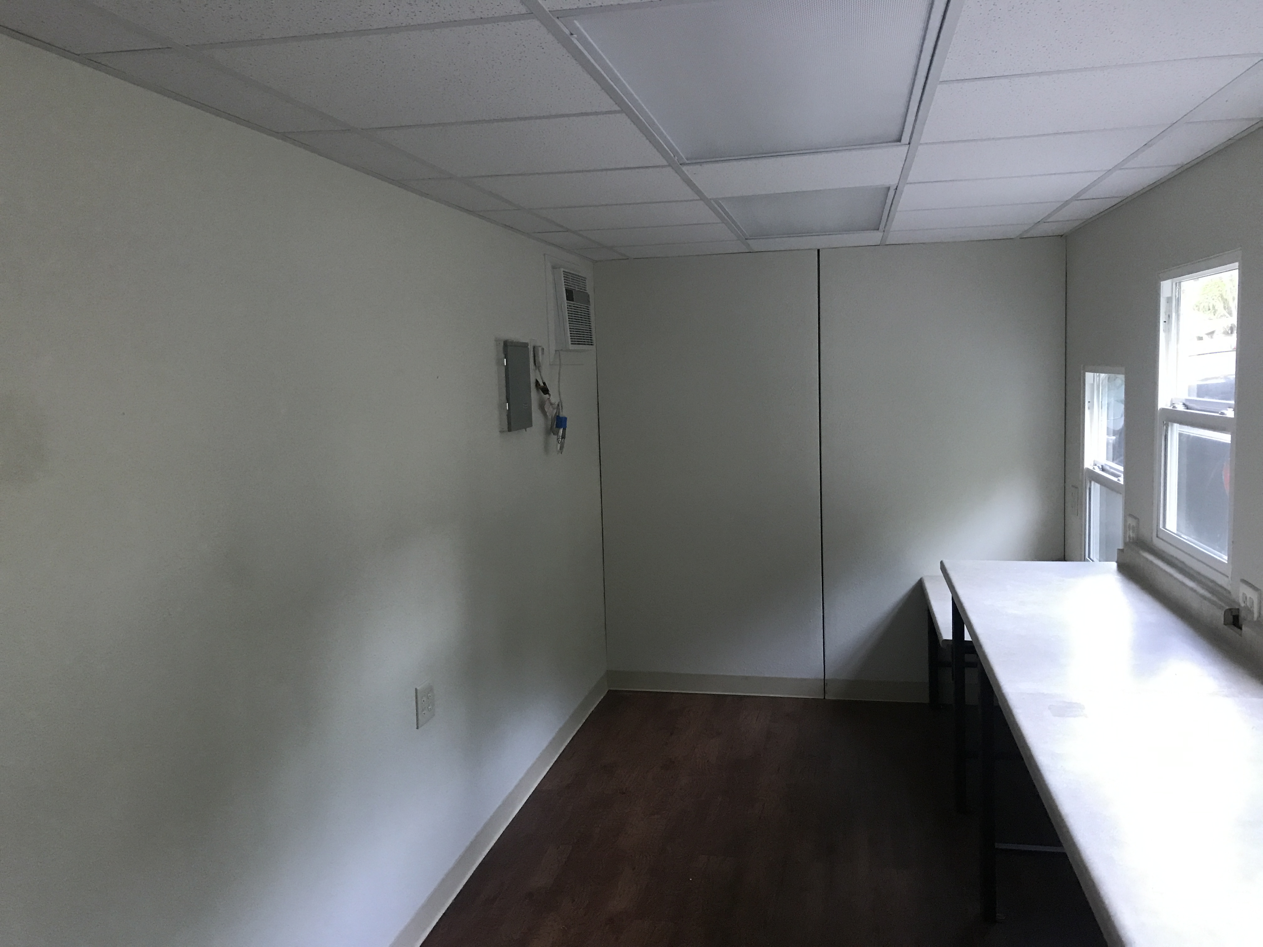 20' Office interior