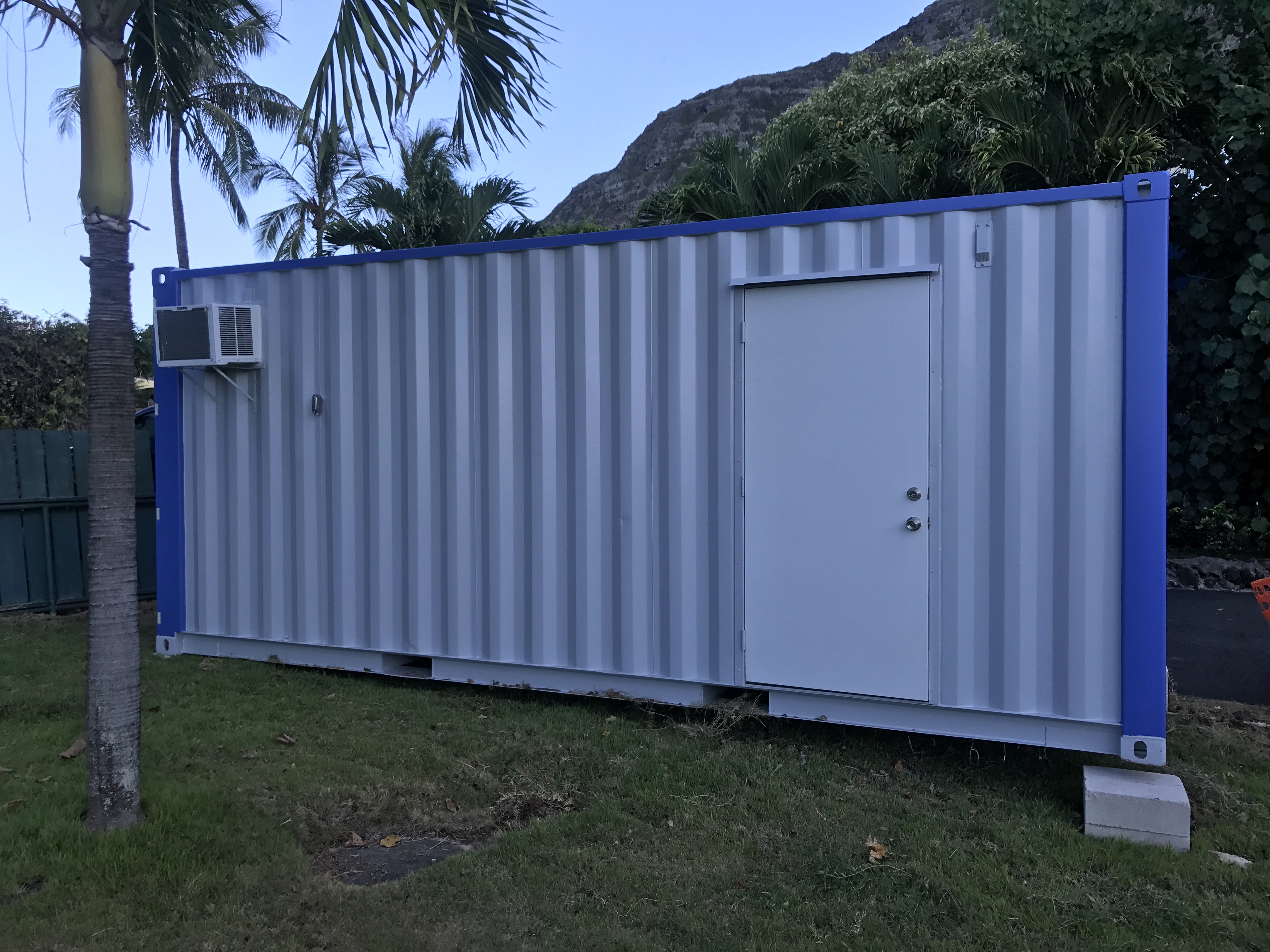 Custom 20' Office