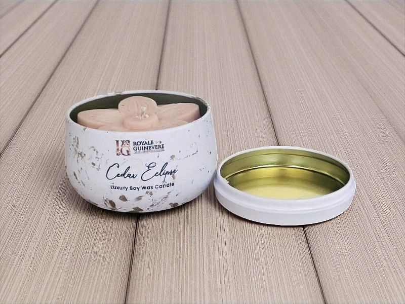 Thumbnail: Cedar Eclipse luxury candle jar with flower-shaped wax and hinoki cedarwood fragrance.